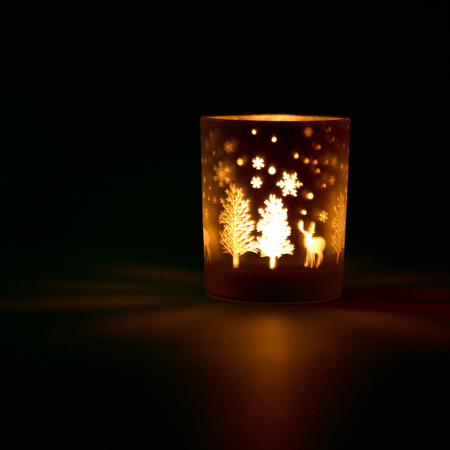 Winter Serenity Scented Candle — 200ml of Frosted Calm